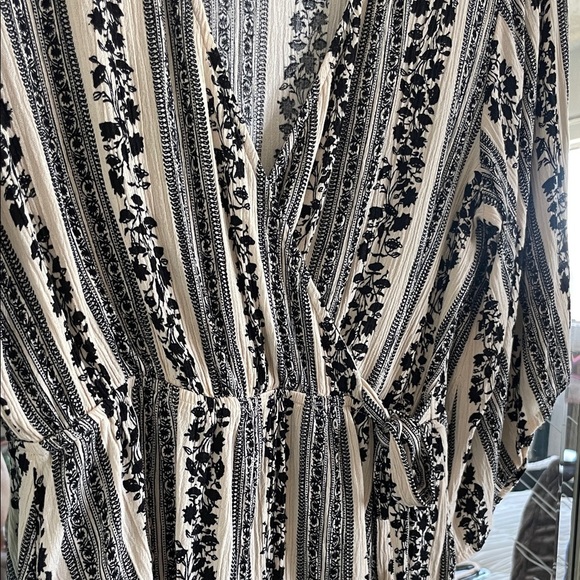 Floral Striped Wrap Top - Black and Cream - Picture 6 of 7